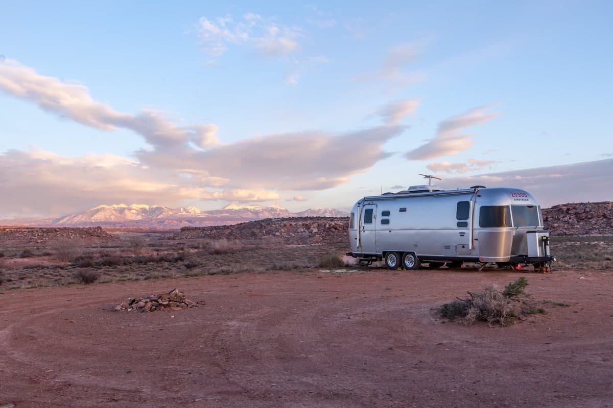 You are currently viewing What is boondocking? The ultimate guide to dispersed camping